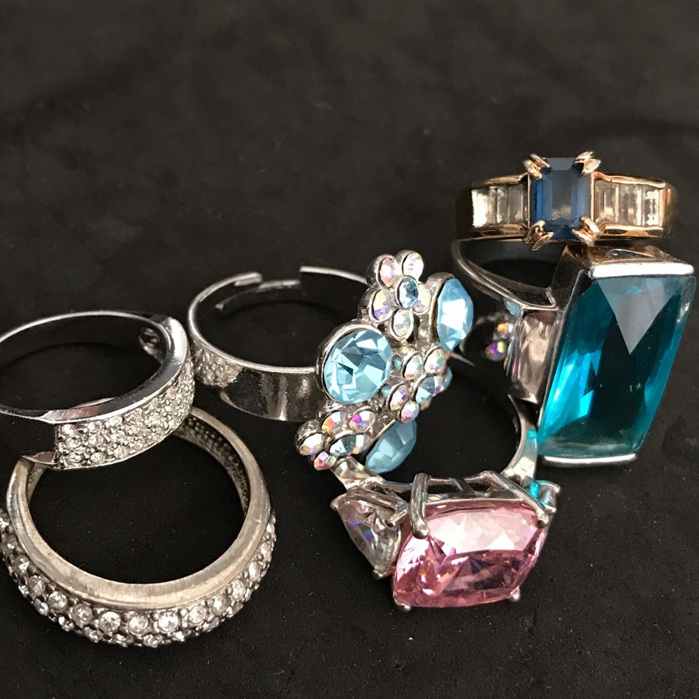 Lot of 6 bling rings
